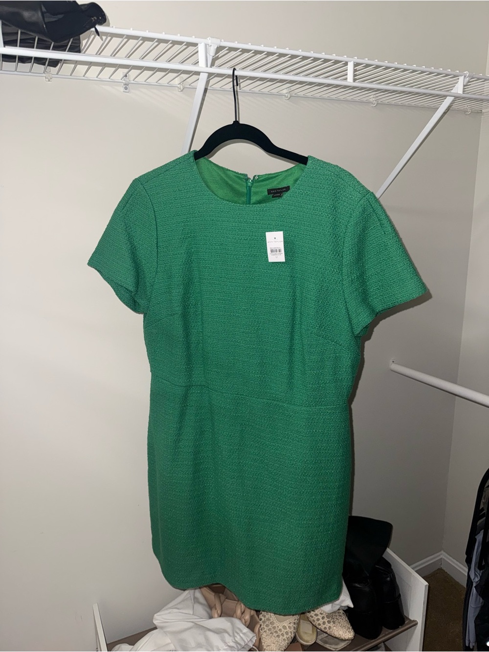 Ann Taylor Green Short Sleeve Sheath Mini Dress - Picture 2 of 3